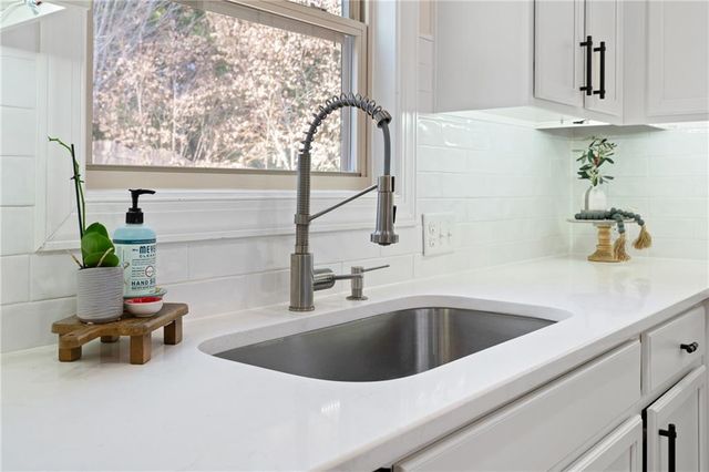 2571 Walden Estates Drive, Marietta, GA 30062