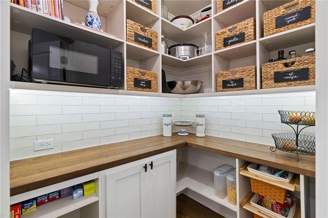 2571 Walden Estates Drive, Marietta, GA 30062