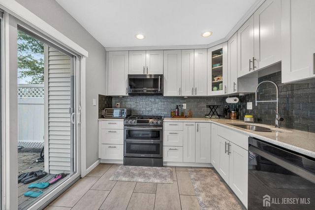 2601 Pinhorn Drive, Bridgewater, NJ 08807