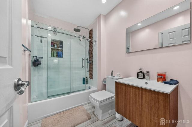 2601 Pinhorn Drive, Bridgewater, NJ 08807