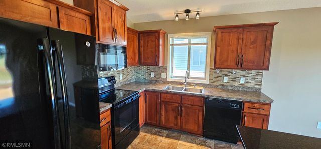 9318 Golden Pond Lane N, Monticello, MN 55362