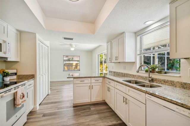 3165 WOODMONT DRIVE, Sarasota, FL 34232