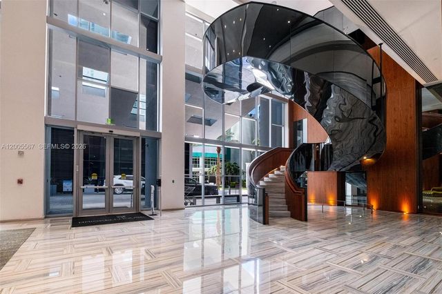 1300 Brickell Bay Dr 704, Miami, FL 33131