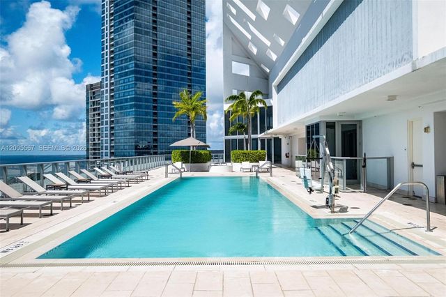 1300 Brickell Bay Dr 704, Miami, FL 33131
