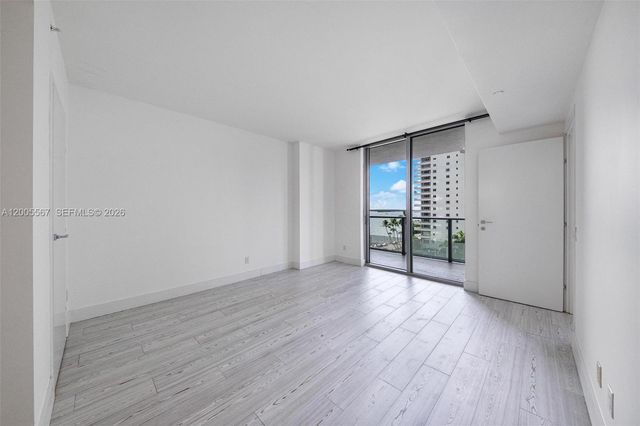 1300 Brickell Bay Dr 704, Miami, FL 33131