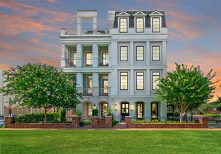 39 Crain Square Boulevard, Southside Place, TX 77025