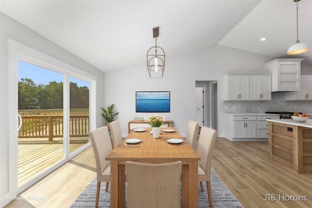 8296 Kettle Oak Drive, Alto, MI 49302