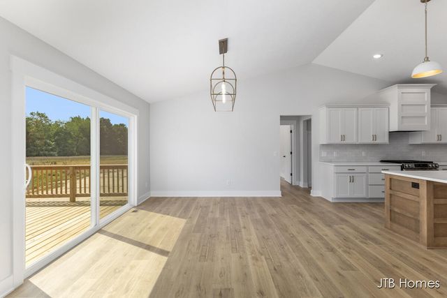 8296 Kettle Oak Drive, Alto, MI 49302