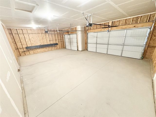 8296 Kettle Oak Drive, Alto, MI 49302