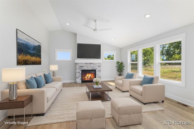 8296 Kettle Oak Drive, Alto, MI 49302