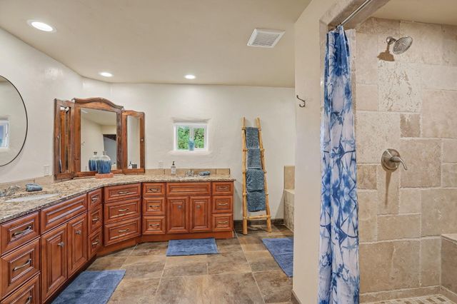 80 Calle Vista Grande, Bernalillo, NM 87004
