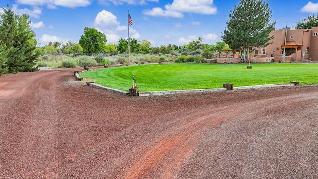 80 Calle Vista Grande, Bernalillo, NM 87004