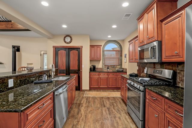 80 Calle Vista Grande, Bernalillo, NM 87004