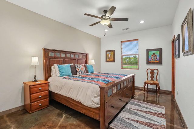 80 Calle Vista Grande, Bernalillo, NM 87004