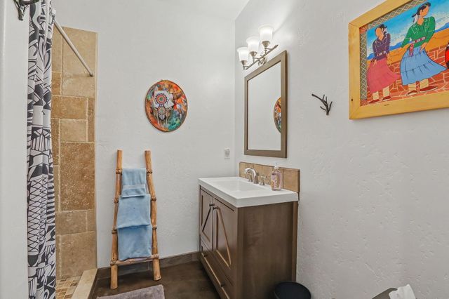80 Calle Vista Grande, Bernalillo, NM 87004