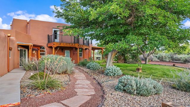 80 Calle Vista Grande, Bernalillo, NM 87004