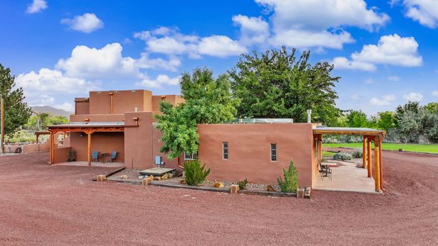 80 Calle Vista Grande, Bernalillo, NM 87004