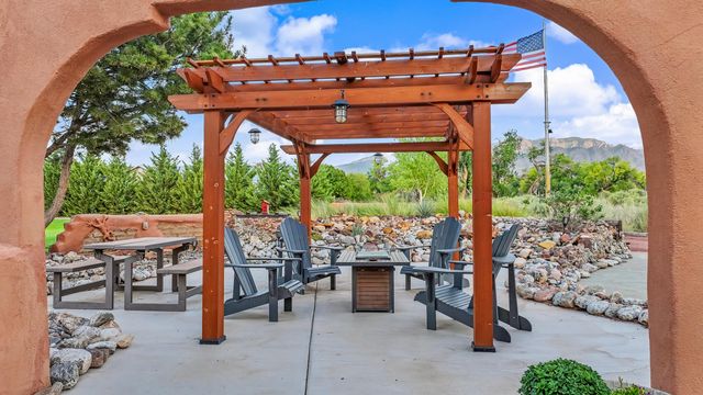 80 Calle Vista Grande, Bernalillo, NM 87004