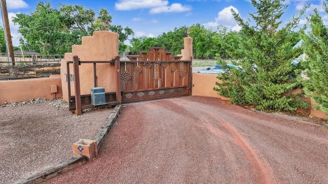 80 Calle Vista Grande, Bernalillo, NM 87004