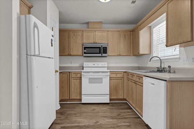 7300 Farrington Farms Drive, Wilmington, NC 28411