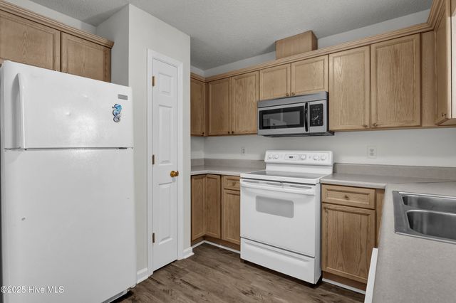 7300 Farrington Farms Drive, Wilmington, NC 28411