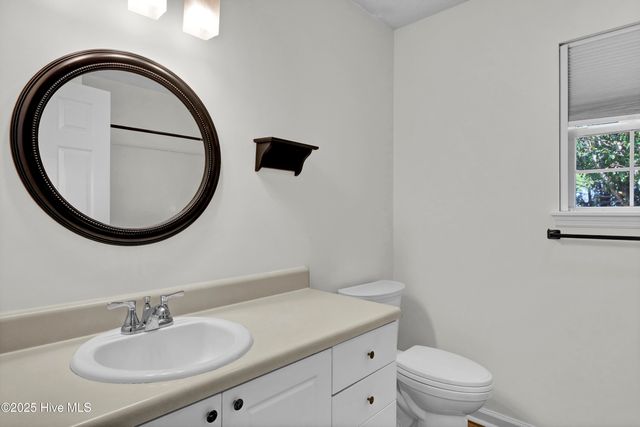 7300 Farrington Farms Drive, Wilmington, NC 28411