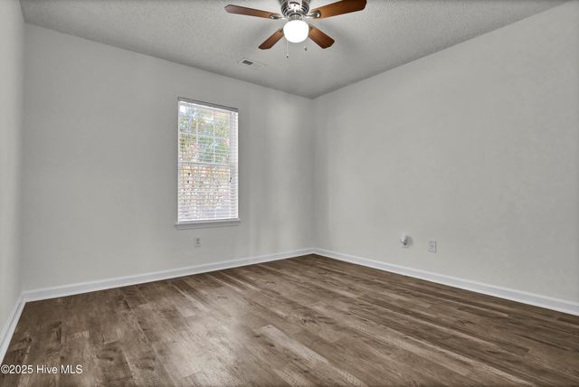 7300 Farrington Farms Drive, Wilmington, NC 28411