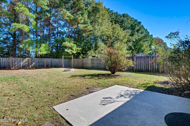 7300 Farrington Farms Drive, Wilmington, NC 28411