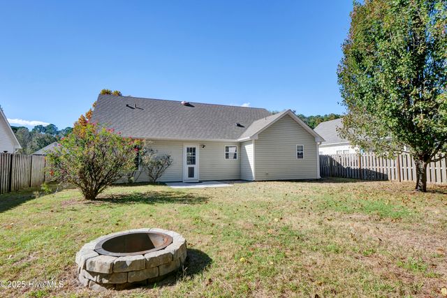 7300 Farrington Farms Drive, Wilmington, NC 28411