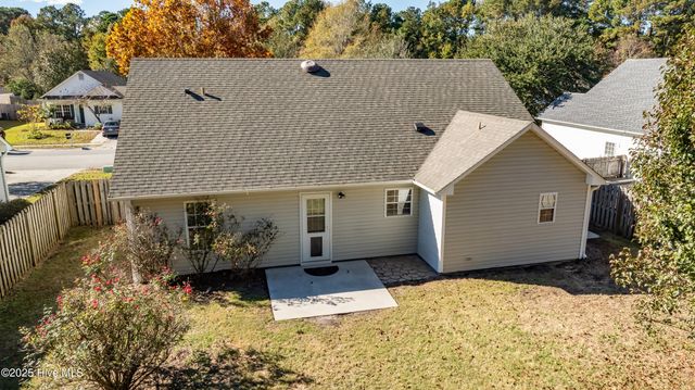 7300 Farrington Farms Drive, Wilmington, NC 28411