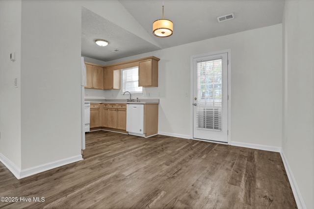 7300 Farrington Farms Drive, Wilmington, NC 28411