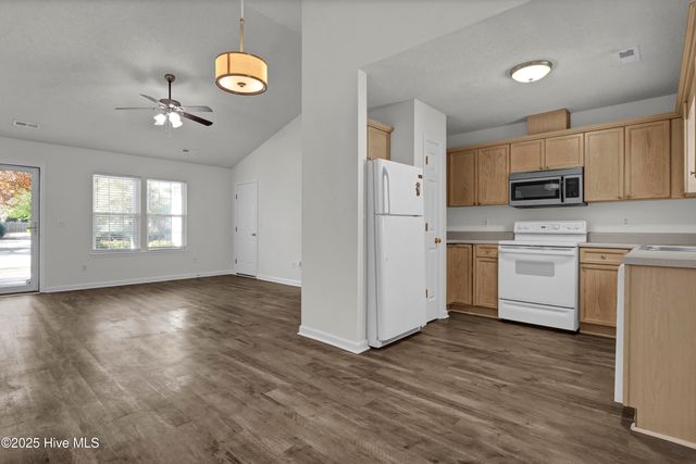 7300 Farrington Farms Drive, Wilmington, NC 28411