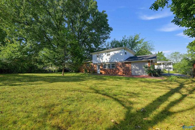 3316 E Helena Drive NW, Huntsville, AL 35810