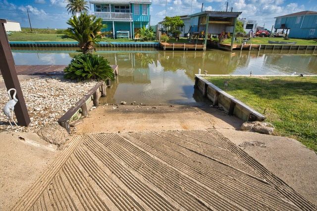 763 County Road 209, Sargent, TX 77414