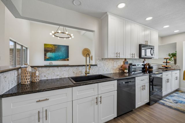 1601 Kingspoint Drive, Carrollton, TX 75007