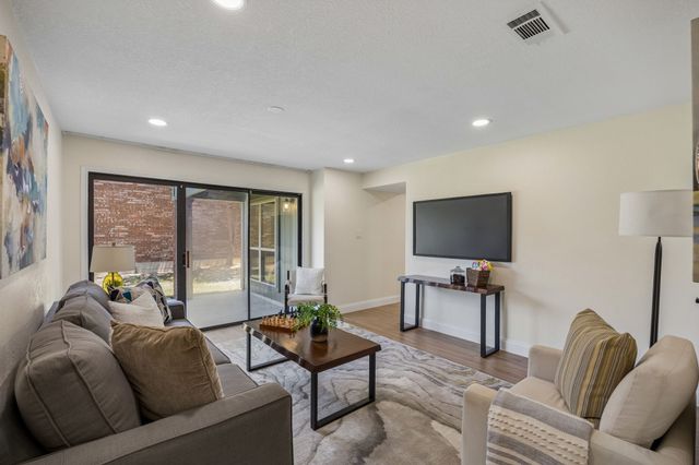 1601 Kingspoint Drive, Carrollton, TX 75007