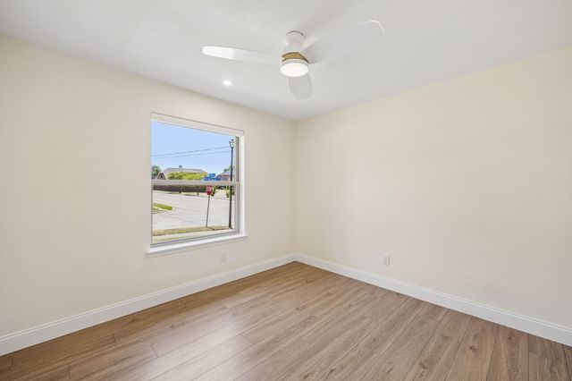 1601 Kingspoint Drive, Carrollton, TX 75007