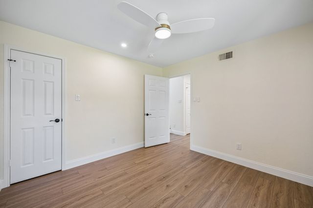 1601 Kingspoint Drive, Carrollton, TX 75007