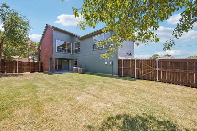 1601 Kingspoint Drive, Carrollton, TX 75007