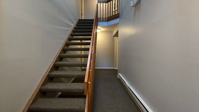 1241 Ballantrae Place E, Mundelein, IL 60060