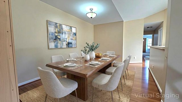 1241 Ballantrae Place E, Mundelein, IL 60060