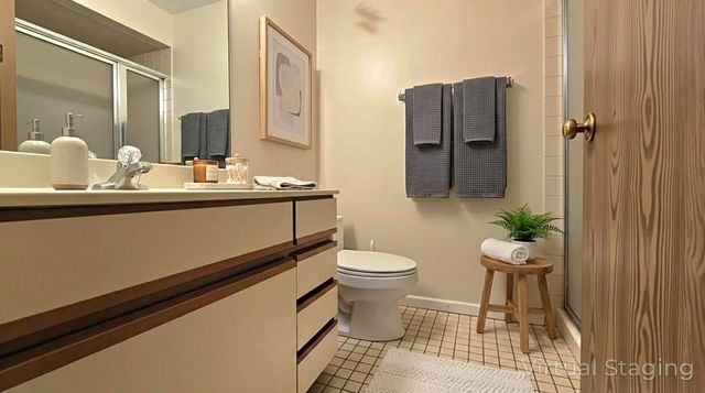 1241 Ballantrae Place E, Mundelein, IL 60060