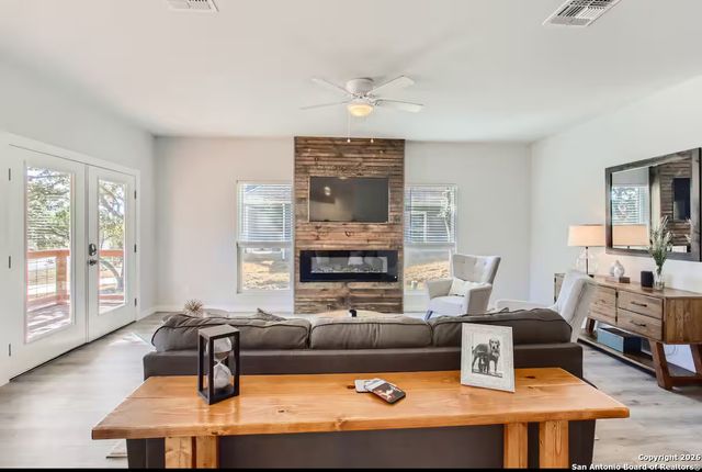 4284 Morningside, Canyon Lake, TX 78133