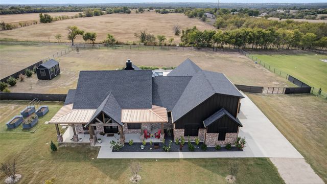 6810 Hunnington Drive, Sanger, TX 76266