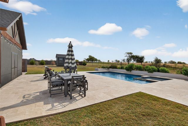 6810 Hunnington Drive, Sanger, TX 76266