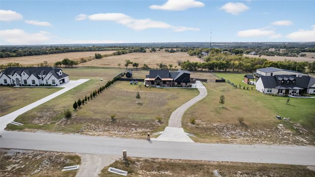 6810 Hunnington Drive, Sanger, TX 76266