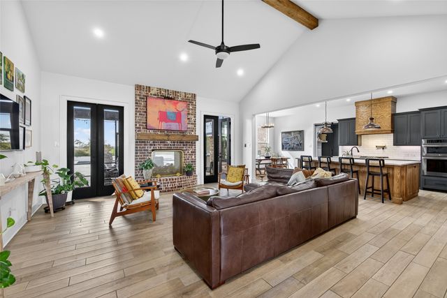 6810 Hunnington Drive, Sanger, TX 76266