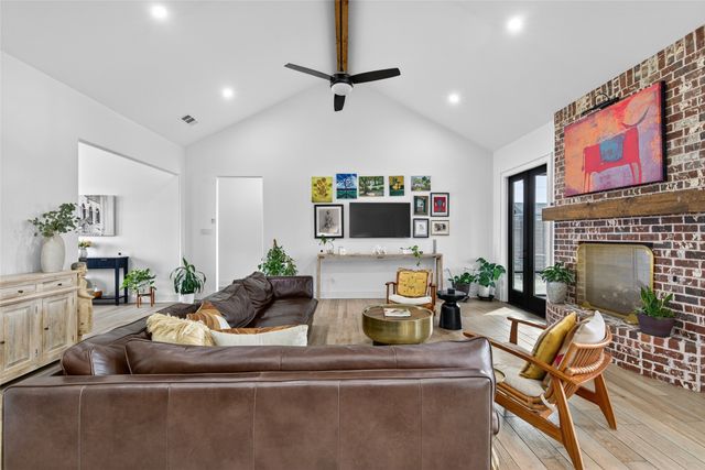 6810 Hunnington Drive, Sanger, TX 76266