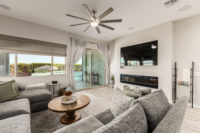 2941 S JEFFRY Street, Gilbert, AZ 85295