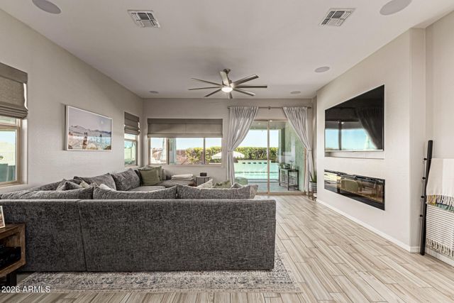 2941 S JEFFRY Street, Gilbert, AZ 85295